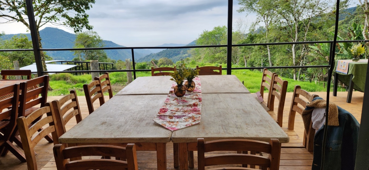 La estancia con vista a las montañas